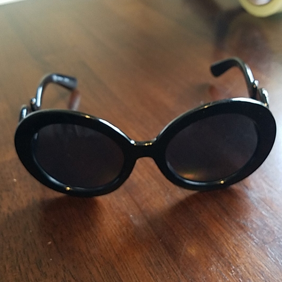 Sunglasses - Picture 1 of 2